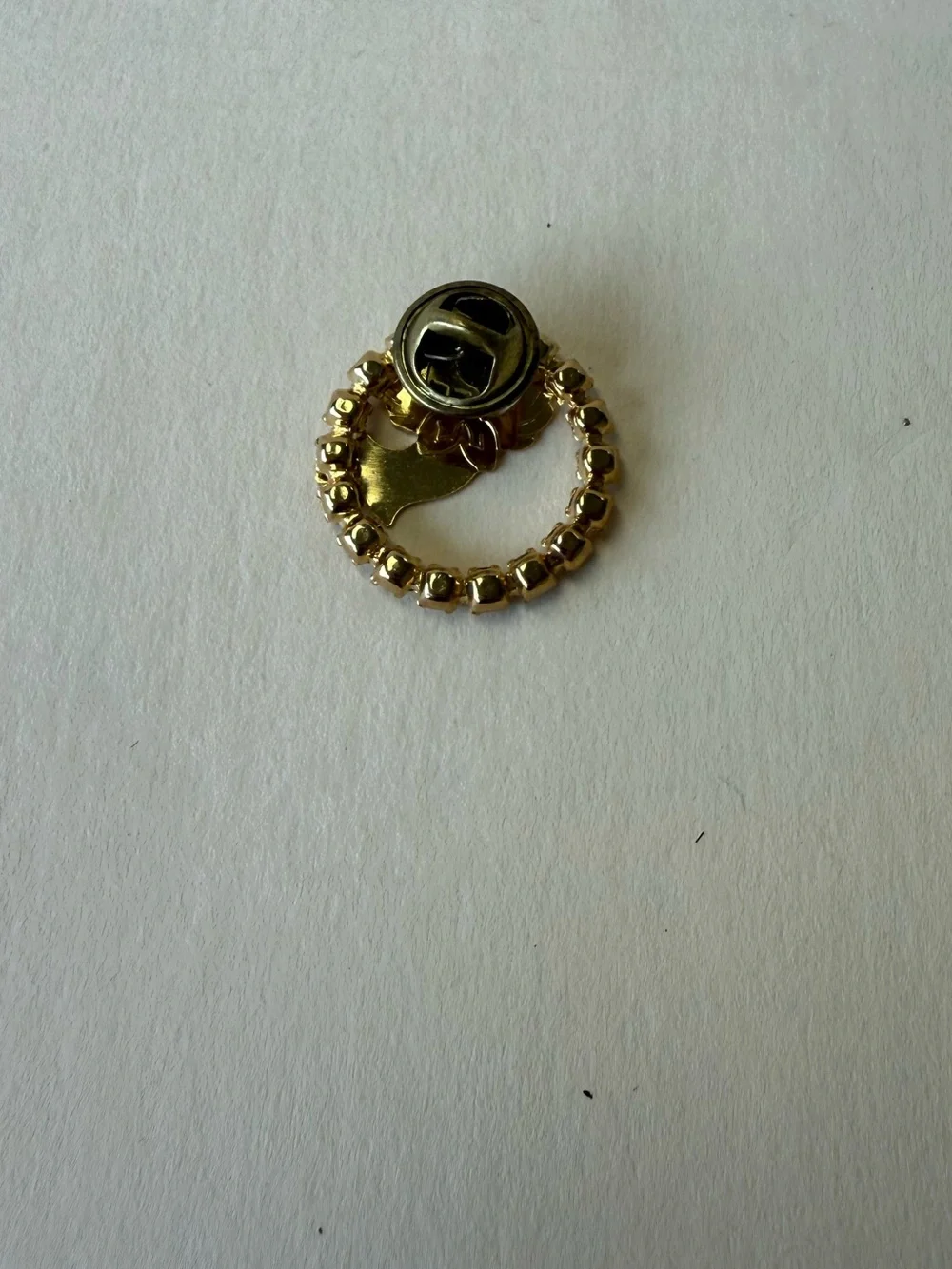Vintage Open Wreath Rhinestone Gold Toned Cherub Angel Lapel Pin Brooch. - Picture 5 of 8